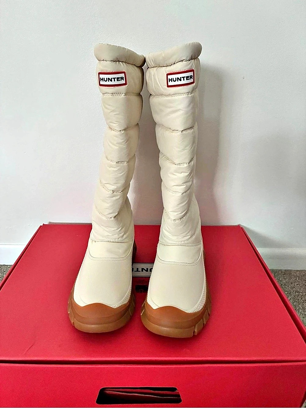 Hunter Women's Maribels Waterproof Puffer Snow Boots Cream